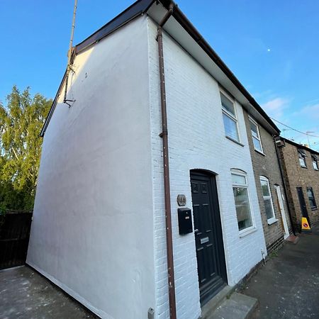 Nice 2 Bedroom House In Stowmarket Exterior photo